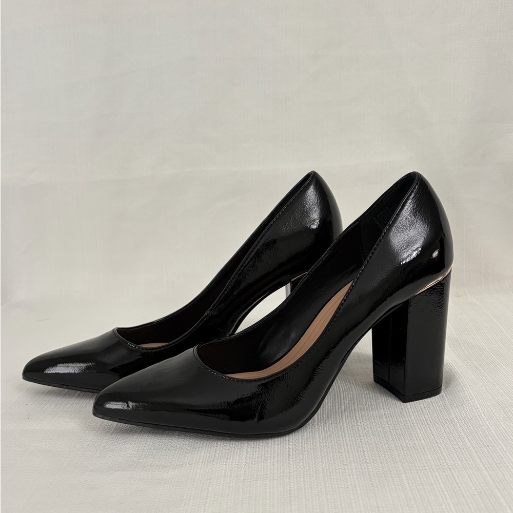 BCBGeneration Black Patent Pointed Toe Block Heel Pumps women’s Size 8.5(B127)✨